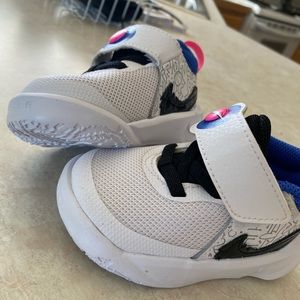 Nike x Space Jam LIMITED EDITION size 5